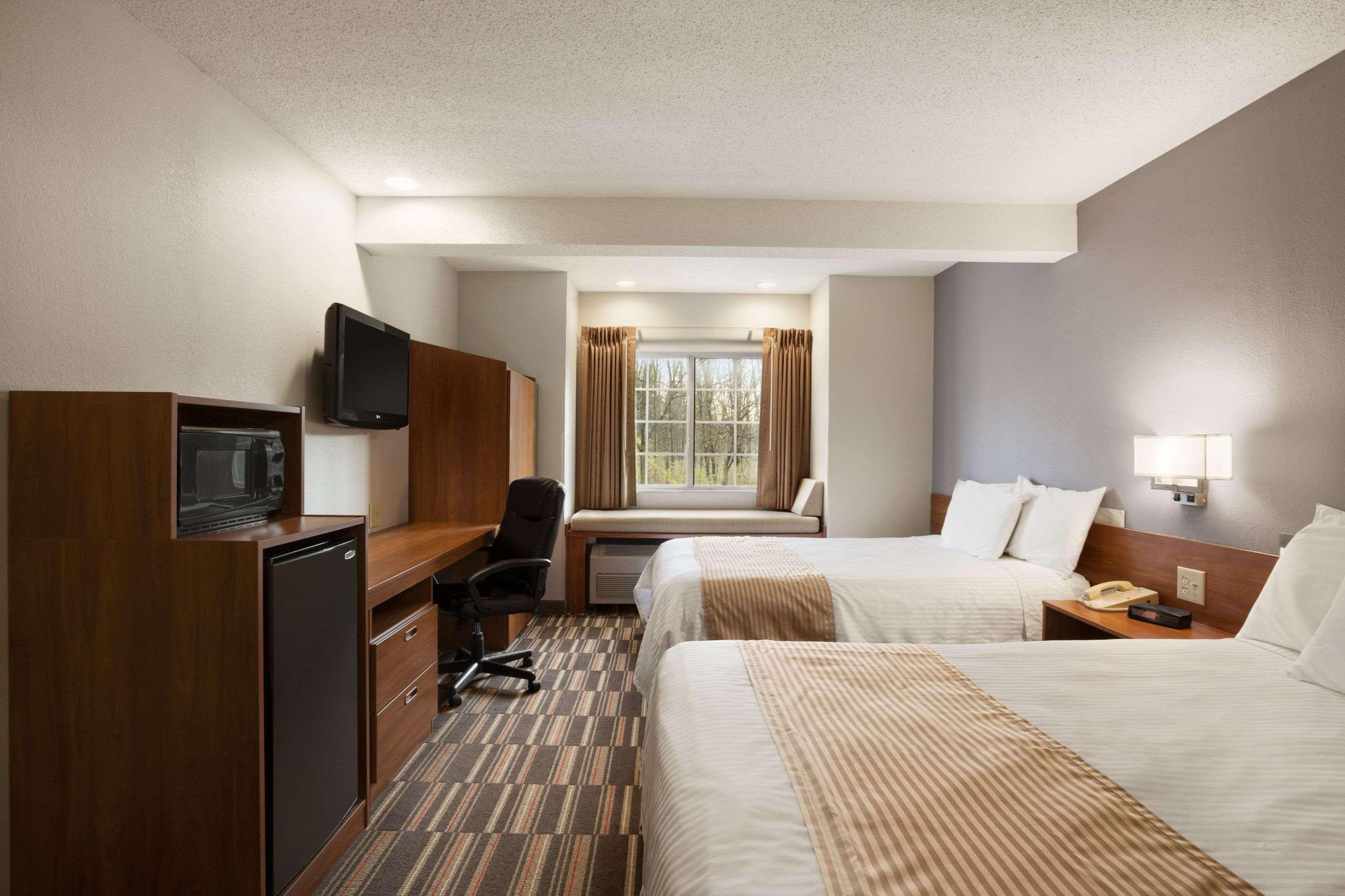 Microtel Inn By Wyndham - Albany Airport Latham Exterior photo