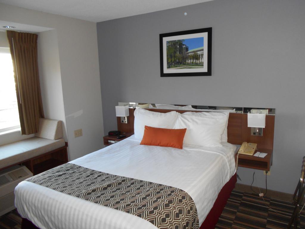 Microtel Inn By Wyndham - Albany Airport Latham Exterior photo