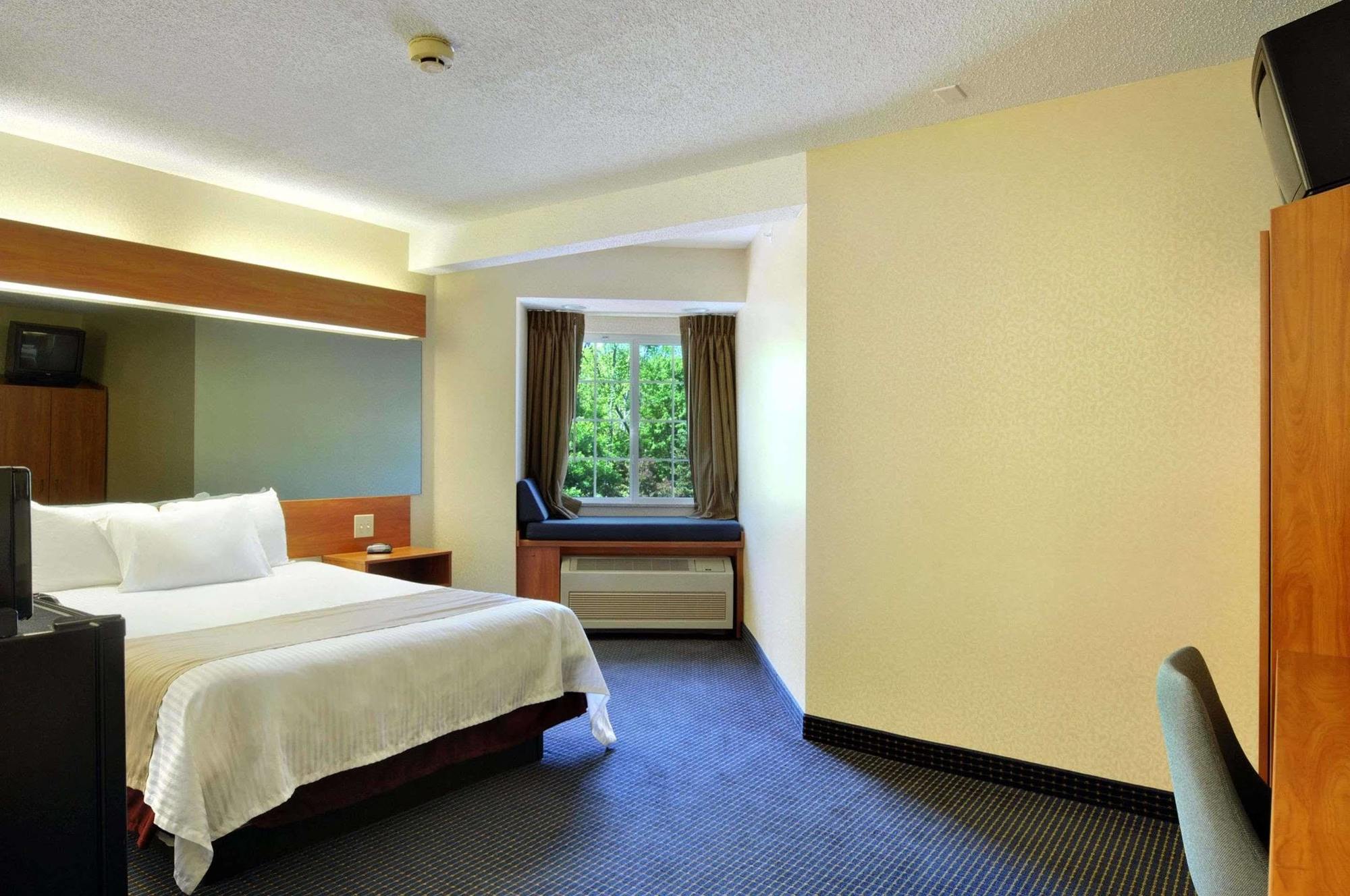 Microtel Inn By Wyndham - Albany Airport Latham Exterior photo